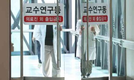 Medical Professors Welcome Yoon’s Proposal for Talks with Trainee Doctors