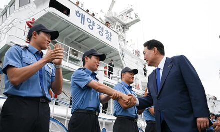 Yoon Calls for Stern Response against Illegal Chinese Fishing in S. Korean Waters