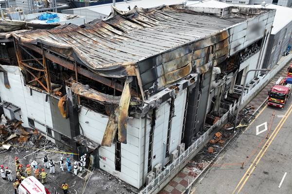 Gov’t to Inspect Battery-Related Businesses after Deadly Hwaseong Fire