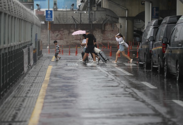 KMA: Heavy Rain Forecast Nationwide on Wed., Temperatures to Rise