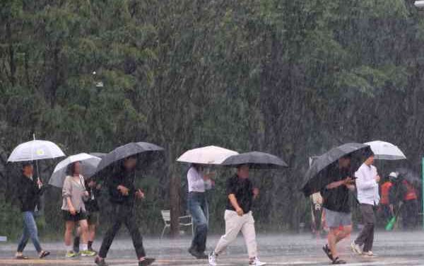 KMA: Monsoon Rain to Return Saturday, Heat Wave to Scorch Southern Regions